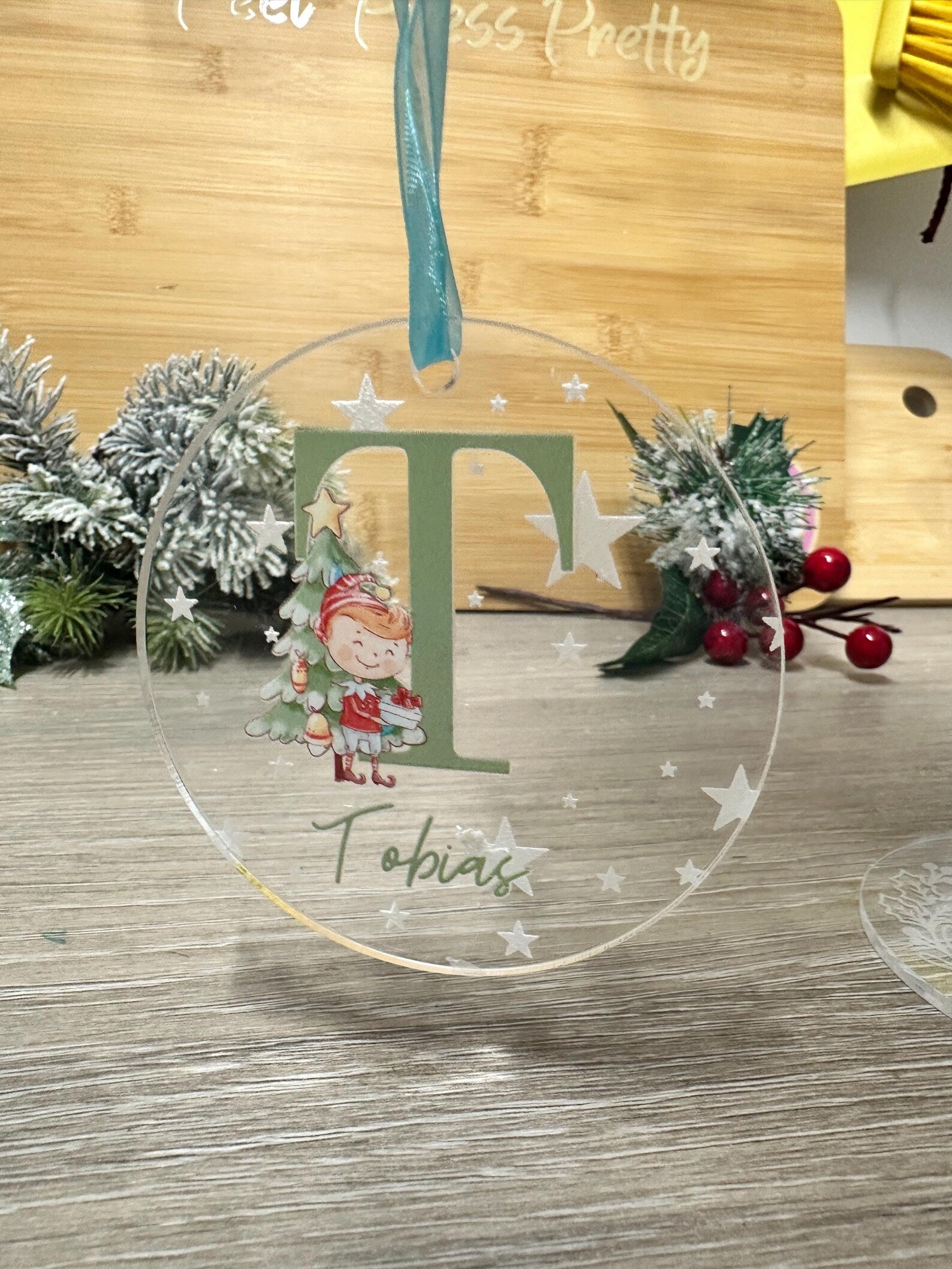 Personalised Acrylic Christmas Bauble – Engraved Stars & Cute Elf Design – Custom Name and Initial.